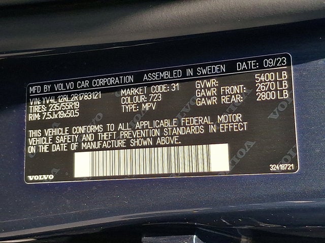 2024 Volvo XC60 Plus Dark Theme
