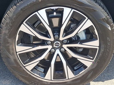 2024 Volvo XC60 Plus Dark Theme