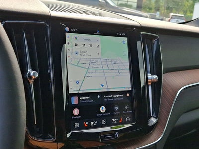 2024 Volvo XC60 Plus Dark Theme