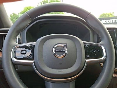 2024 Volvo XC60 Plus Dark Theme