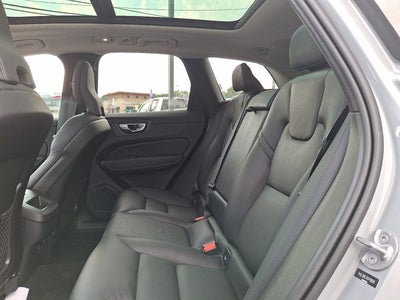 2024 Volvo XC60 Plus Dark Theme