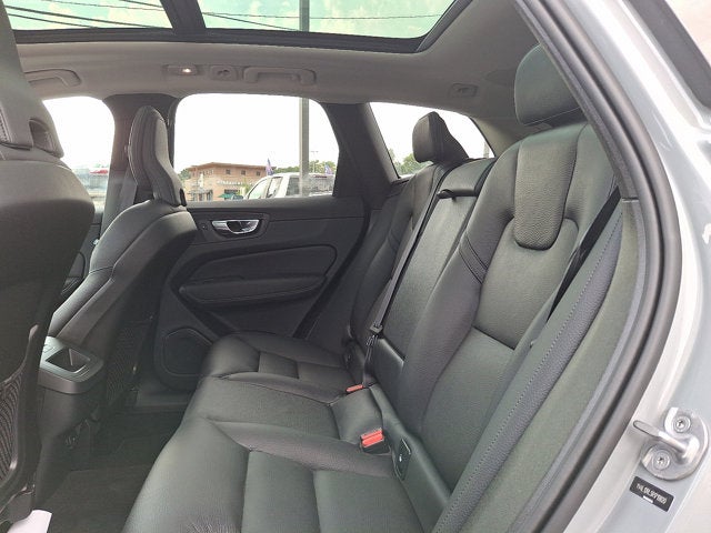 2024 Volvo XC60 Plus Dark Theme