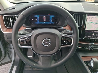 2024 Volvo XC60 Plus Dark Theme