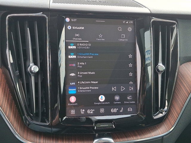 2024 Volvo XC60 Plus Dark Theme