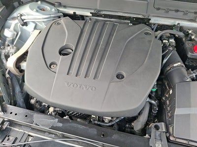 2024 Volvo XC60 Plus Dark Theme