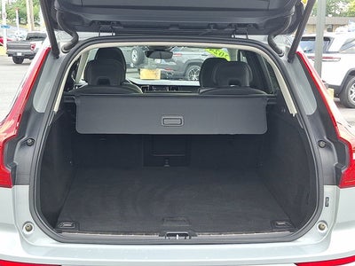2024 Volvo XC60 Plus Dark Theme
