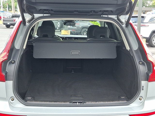 2024 Volvo XC60 Plus Dark Theme