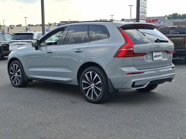 2024 Volvo XC60 Plus Dark Theme