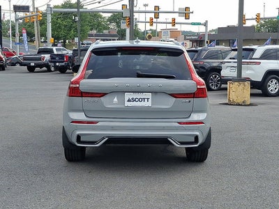 2024 Volvo XC60 Plus Dark Theme