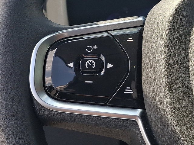 2024 Volvo XC60 Ultimate Dark Theme