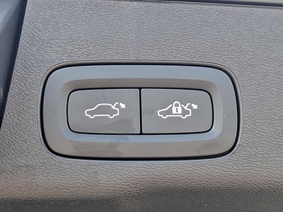 2024 Volvo XC60 Ultimate Dark Theme
