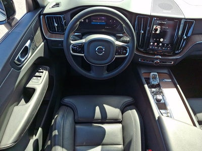 2024 Volvo XC60 Ultimate Dark Theme