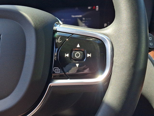 2024 Volvo XC60 Ultimate Dark Theme
