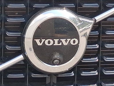 2024 Volvo XC60 Ultimate Dark Theme