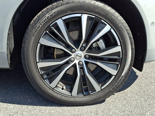 2024 Volvo XC60 Ultimate Dark Theme