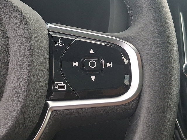 2024 Volvo XC60 Ultimate Dark Theme