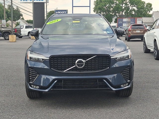 2024 Volvo XC60 Ultimate Dark Theme
