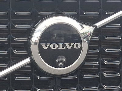 2024 Volvo XC60 Ultimate Dark Theme