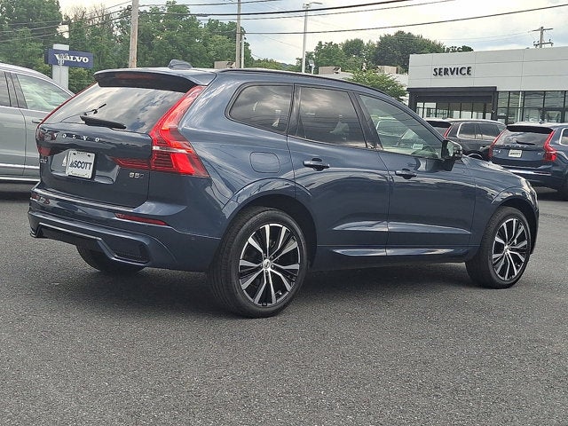 2024 Volvo XC60 Ultimate Dark Theme