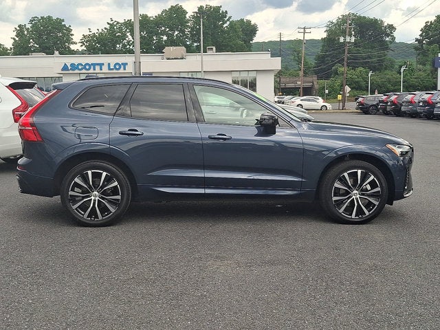 2024 Volvo XC60 Ultimate Dark Theme