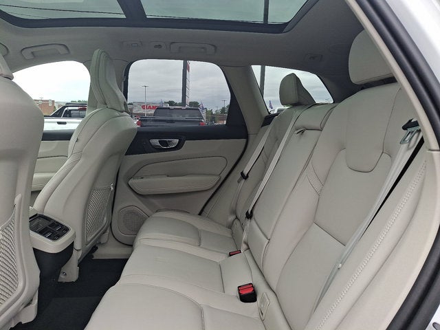 2024 Volvo XC60 Ultimate Dark Theme