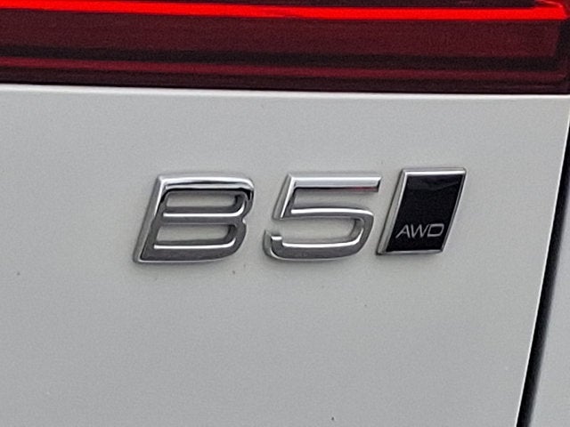2024 Volvo XC60 Ultimate Dark Theme