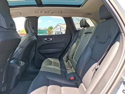 2023 Volvo XC60 Plus Bright Theme
