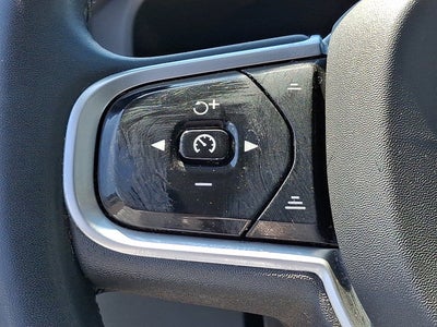 2023 Volvo XC60 Plus Bright Theme