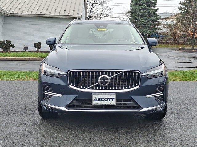 2023 Volvo XC60 Plus Bright Theme