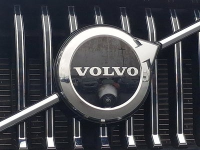 2023 Volvo XC60 Plus Bright Theme