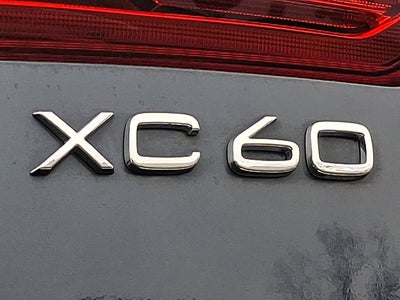 2023 Volvo XC60 Plus Bright Theme