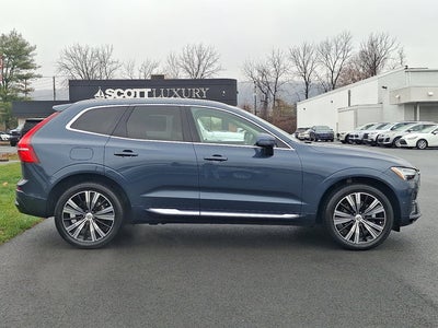 2023 Volvo XC60 Plus Bright Theme
