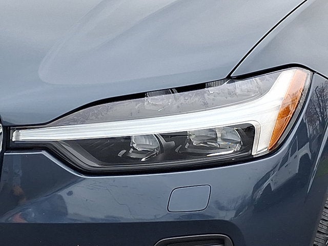 2023 Volvo XC60 Plus Bright Theme