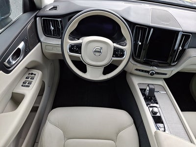 2023 Volvo XC60 Plus Bright Theme