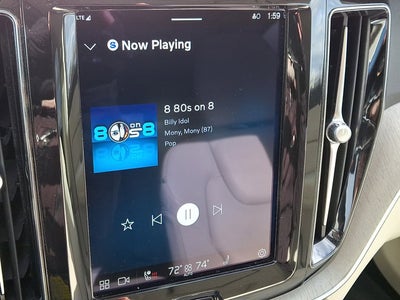 2023 Volvo XC60 Plus Bright Theme