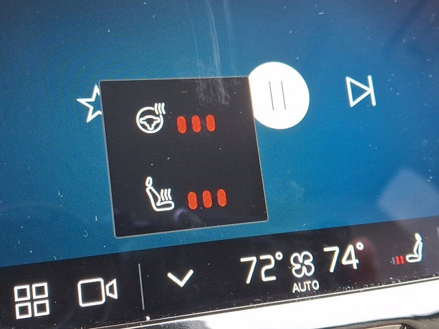 2023 Volvo XC60 Plus Bright Theme