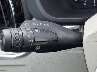2023 Volvo XC60 Plus Bright Theme