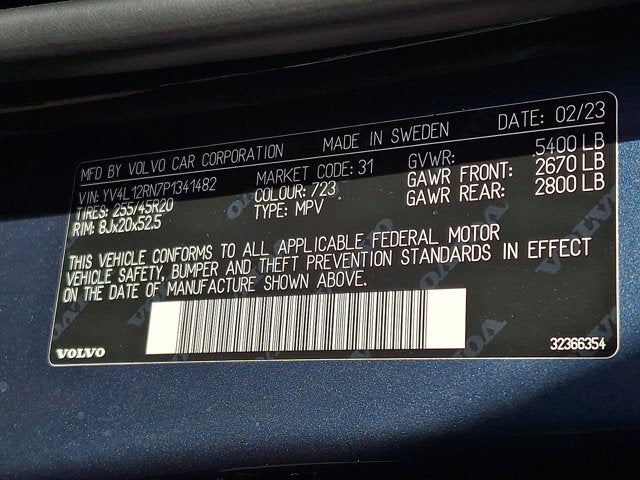 2023 Volvo XC60 Plus Bright Theme