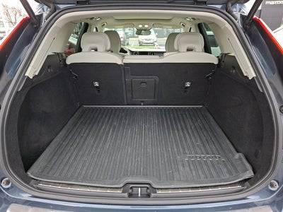 2023 Volvo XC60 Plus Bright Theme