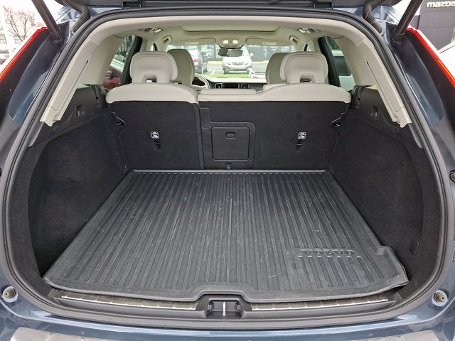 2023 Volvo XC60 Plus Bright Theme