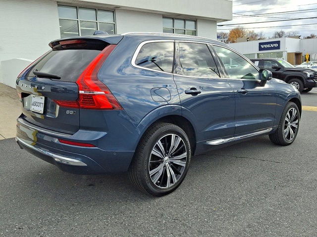 2023 Volvo XC60 Plus Bright Theme