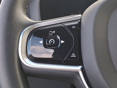 2023 Volvo XC60 Plus Bright Theme