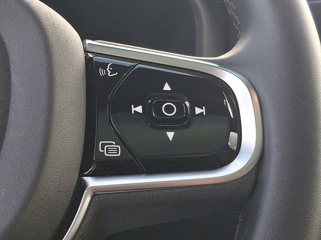 2023 Volvo XC60 Plus Bright Theme