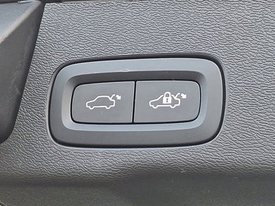 2023 Volvo XC60 Plus Bright Theme