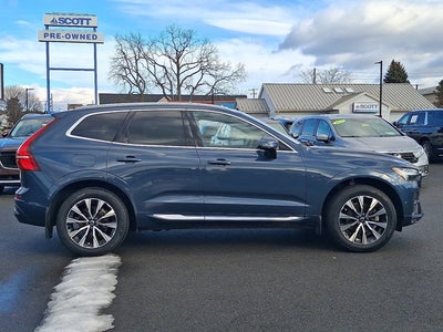 2023 Volvo XC60 Plus Bright Theme