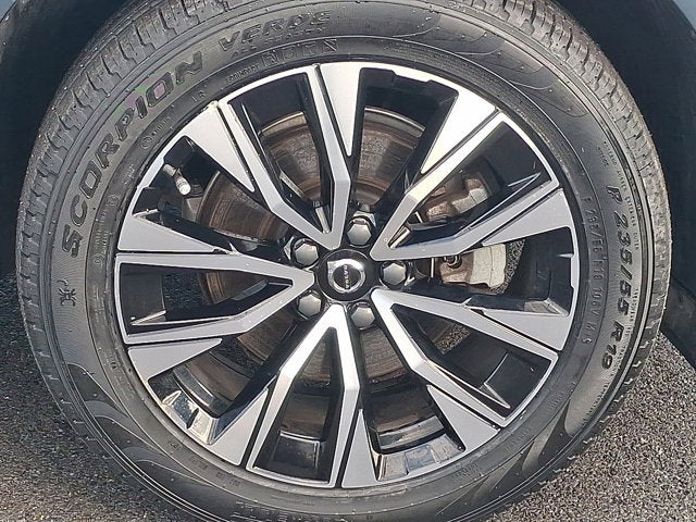 2023 Volvo XC60 Plus Bright Theme