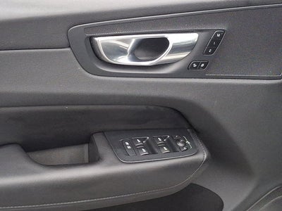 2023 Volvo XC60 Plus Bright Theme