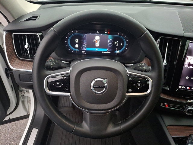 2023 Volvo XC60 Plus Bright Theme