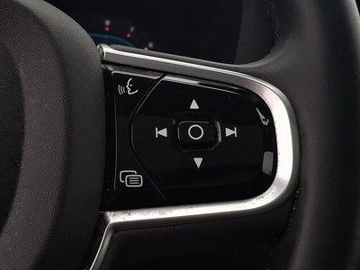 2023 Volvo XC60 Plus Bright Theme