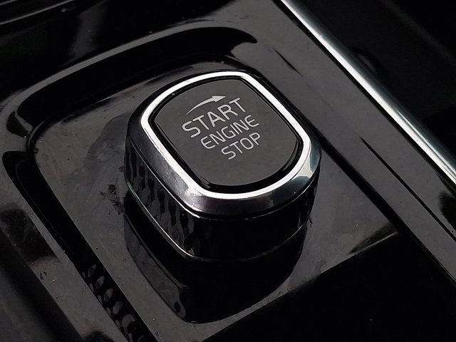 2023 Volvo XC60 Plus Bright Theme